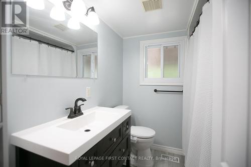 1533 Gill Road, Springwater (Midhurst), ON - Indoor Photo Showing Bathroom