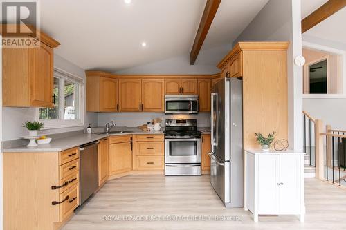 1533 Gill Road, Springwater (Midhurst), ON - Indoor Photo Showing Kitchen With Stainless Steel Kitchen