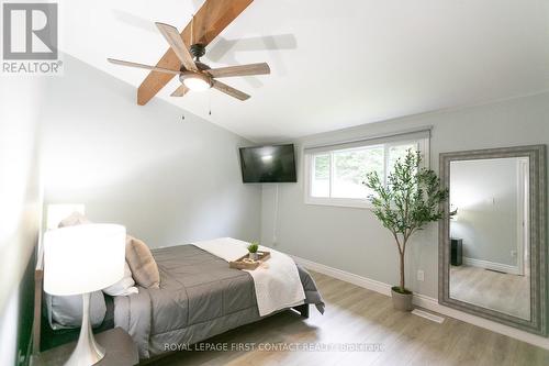 1533 Gill Road, Springwater (Midhurst), ON - Indoor Photo Showing Bedroom