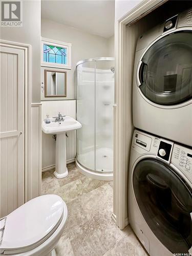 323 14Th Street W, Prince Albert, SK - Indoor Photo Showing Laundry Room