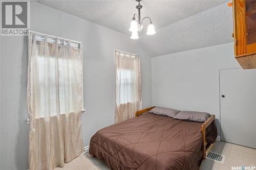 323 14Th Street W, Prince Albert, SK - Indoor Photo Showing Bedroom