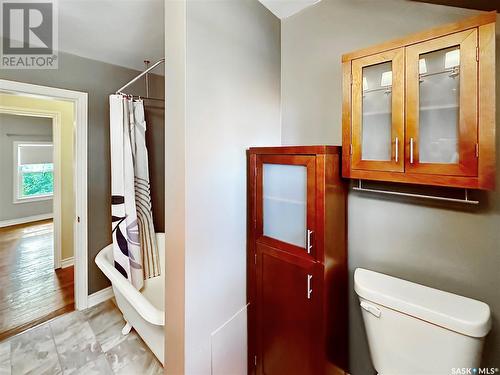 323 14Th Street W, Prince Albert, SK - Indoor Photo Showing Bathroom