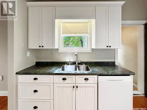 323 14Th Street W, Prince Albert, SK - Indoor Photo Showing Kitchen With Double Sink