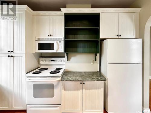 323 14Th Street W, Prince Albert, SK - Indoor Photo Showing Kitchen