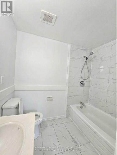 23 Horning Drive S, Hamilton (Fessenden), ON - Indoor Photo Showing Bathroom