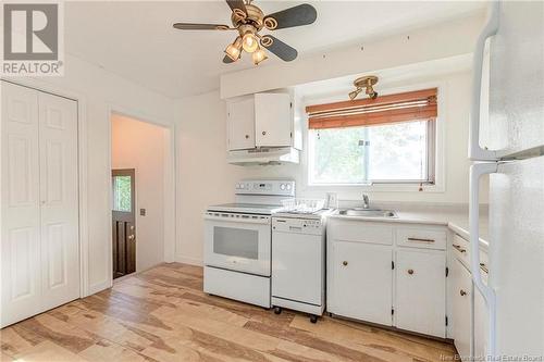 187 Second Avenue, Moncton, NB - Indoor Photo Showing Kitchen