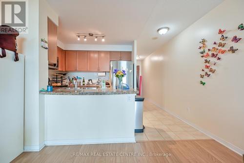 1611 - 4900 Glen Erin Drive, Mississauga (Central Erin Mills), ON - Indoor Photo Showing Kitchen