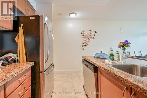 1611 - 4900 Glen Erin Drive, Mississauga (Central Erin Mills), ON - Indoor Photo Showing Kitchen