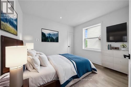 875 Fennell Avenue E, Hamilton, ON - Indoor Photo Showing Bedroom