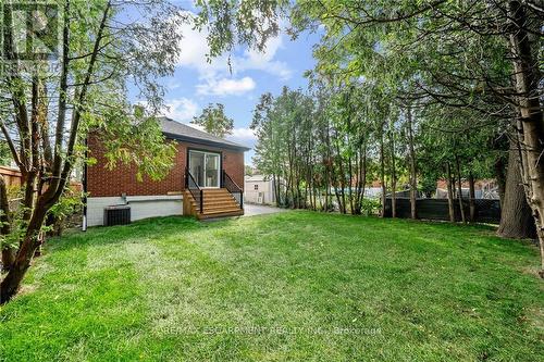 875 Fennell Avenue E, Hamilton, ON - Outdoor