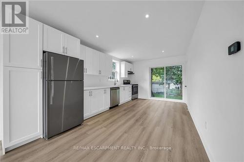 875 Fennell Avenue E, Hamilton, ON - Indoor Photo Showing Kitchen