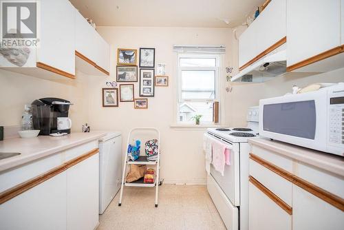 4 Faraday Crescent, Deep River, ON - Indoor Photo Showing Kitchen