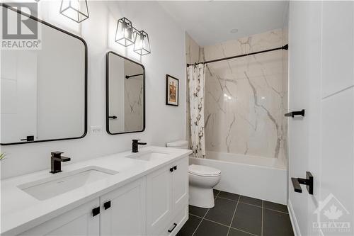 Main level Bathroom - 436 Cinnamon Crescent, Ottawa, ON - Indoor Photo Showing Bathroom