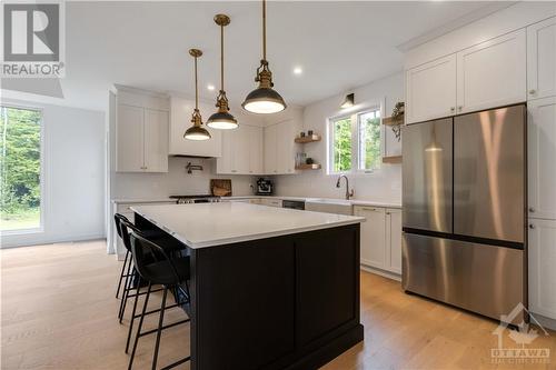 436 Cinnamon Crescent, Ottawa, ON - Indoor Photo Showing Kitchen With Stainless Steel Kitchen With Upgraded Kitchen