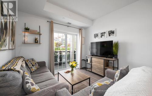 127 - 50 Lakebreeze Drive, Clarington (Newcastle), ON - Indoor Photo Showing Living Room