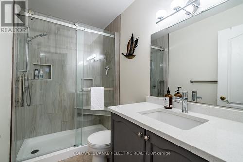 10 - 861 Wentworth Street, Peterborough (Otonabee), ON - Indoor Photo Showing Bathroom