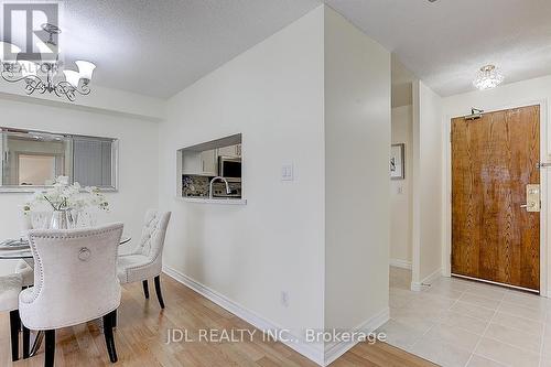 709 - 1700 Eglinton Avenue E, Toronto (Victoria Village), ON - Indoor Photo Showing Dining Room