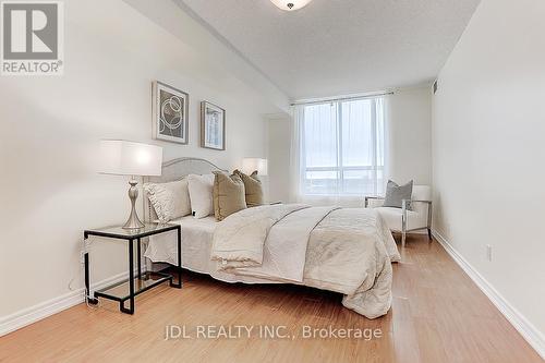 709 - 1700 Eglinton Avenue E, Toronto (Victoria Village), ON - Indoor Photo Showing Bedroom