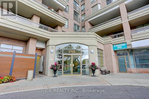 709 - 1700 Eglinton Avenue E, Toronto (Victoria Village), ON - Outdoor