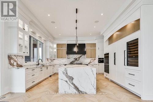 556 Fourth Line, Oakville, ON - Indoor Photo Showing Kitchen With Upgraded Kitchen