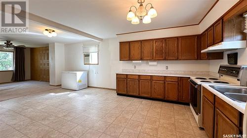 760 Princess Street, Regina, SK - Indoor Photo Showing Kitchen