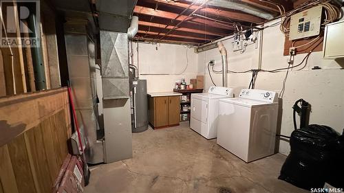 760 Princess Street, Regina, SK - Indoor Photo Showing Laundry Room