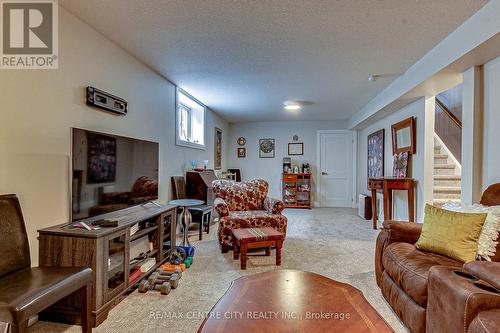 71 Compass Trail, Central Elgin (Port Stanley), ON - Indoor Photo Showing Living Room