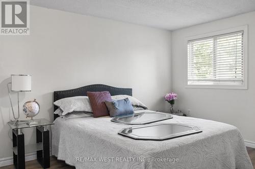 82 Loggers Run, Barrie, ON - Indoor Photo Showing Bedroom