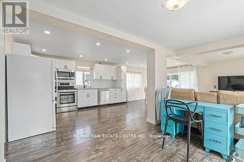 3 First Avenue, Erin, ON - Indoor Photo Showing Kitchen