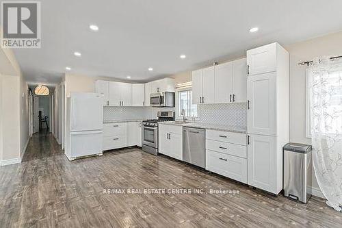 3 First Avenue, Erin, ON - Indoor Photo Showing Kitchen