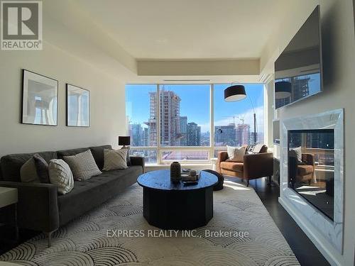 4202 - 180 University Avenue, Toronto, ON - Indoor Photo Showing Living Room