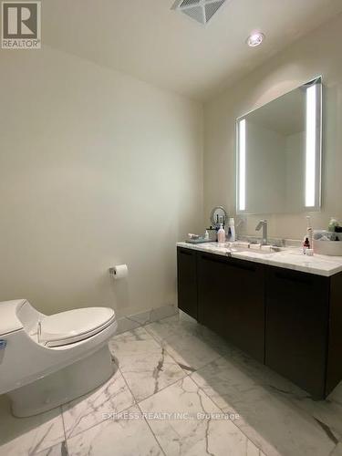 4202 - 180 University Avenue, Toronto, ON - Indoor Photo Showing Bathroom