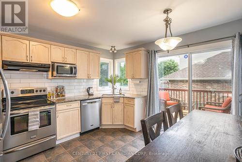 58 Owen Court, Central Elgin (Lynhurst), ON - Indoor Photo Showing Kitchen