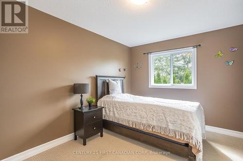 58 Owen Court, Central Elgin (Lynhurst), ON - Indoor Photo Showing Bedroom