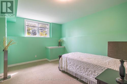 58 Owen Court, Central Elgin (Lynhurst), ON - Indoor Photo Showing Bedroom