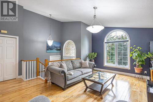 58 Owen Court, Central Elgin (Lynhurst), ON - Indoor Photo Showing Living Room