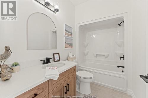 3198 Tullio Drive, Lasalle, ON - Indoor Photo Showing Bathroom