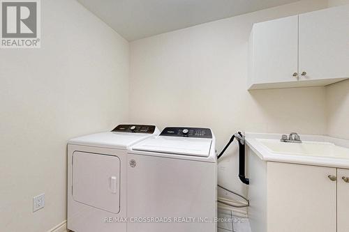 250 Wesmina Avenue, Whitchurch-Stouffville, ON - Indoor Photo Showing Laundry Room