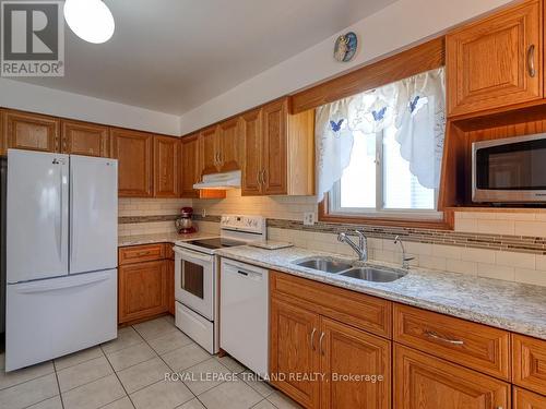 10 Pinehurst Drive, Woodstock, ON - Indoor Photo Showing Kitchen With Double Sink