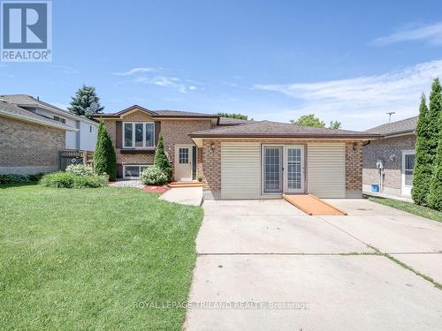 10 Pinehurst Drive, Woodstock, ON - Outdoor With Facade