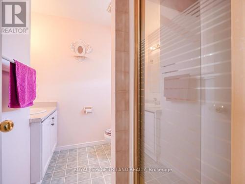 10 Pinehurst Drive, Woodstock, ON - Indoor Photo Showing Bathroom