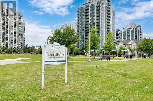 618 - 8 Beverley Glen Boulevard, Vaughan, ON - Outdoor With Facade