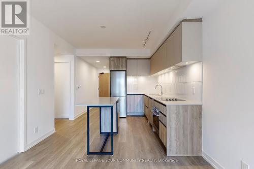 618 - 8 Beverley Glen Boulevard, Vaughan, ON - Indoor Photo Showing Kitchen With Stainless Steel Kitchen