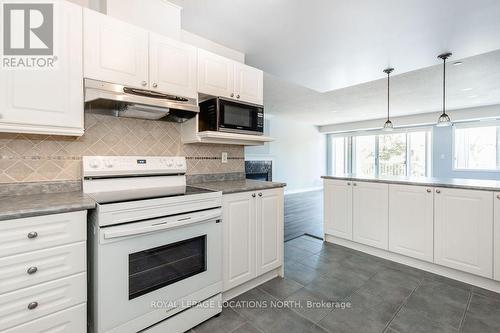 205 - 4 Beck Boulevard, Penetanguishene, ON - Indoor Photo Showing Kitchen