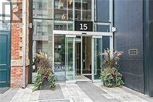 405 - 15 Grenville Street, Toronto, ON - Outdoor