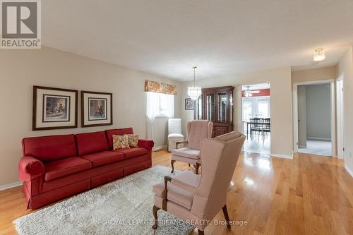 34 - 145 North Centre Road, London, ON - Indoor Photo Showing Living Room