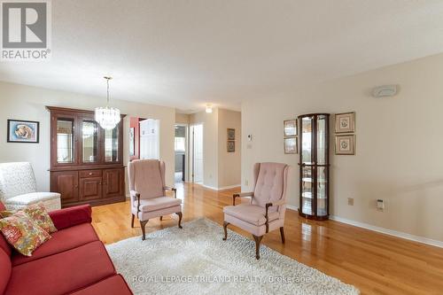 34 - 145 North Centre Road, London, ON - Indoor Photo Showing Living Room