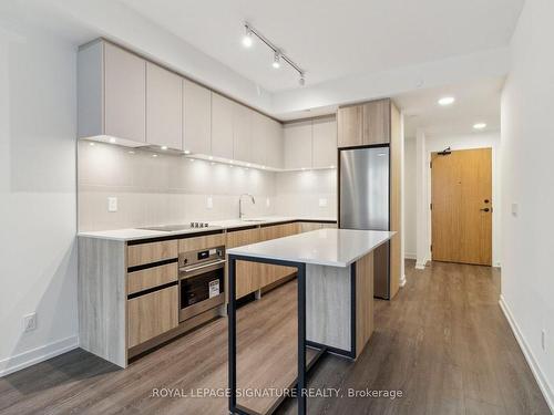 510-8 Beverley Glen Blvd, Vaughan, ON - Indoor Photo Showing Kitchen With Upgraded Kitchen