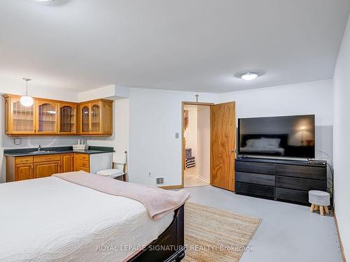 1200 Upper Village Dr, Mississauga, ON - Indoor Photo Showing Kitchen