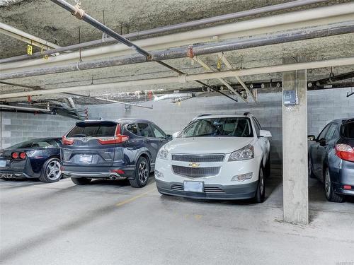 118-10459 Resthaven Dr, Sidney, BC - Indoor Photo Showing Garage